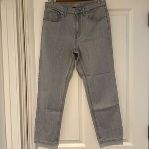 Everlane “The Summer Jean” gray denim. Size 28 regular. Super soft. Like new.